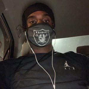 Meet your Posher, Deandre